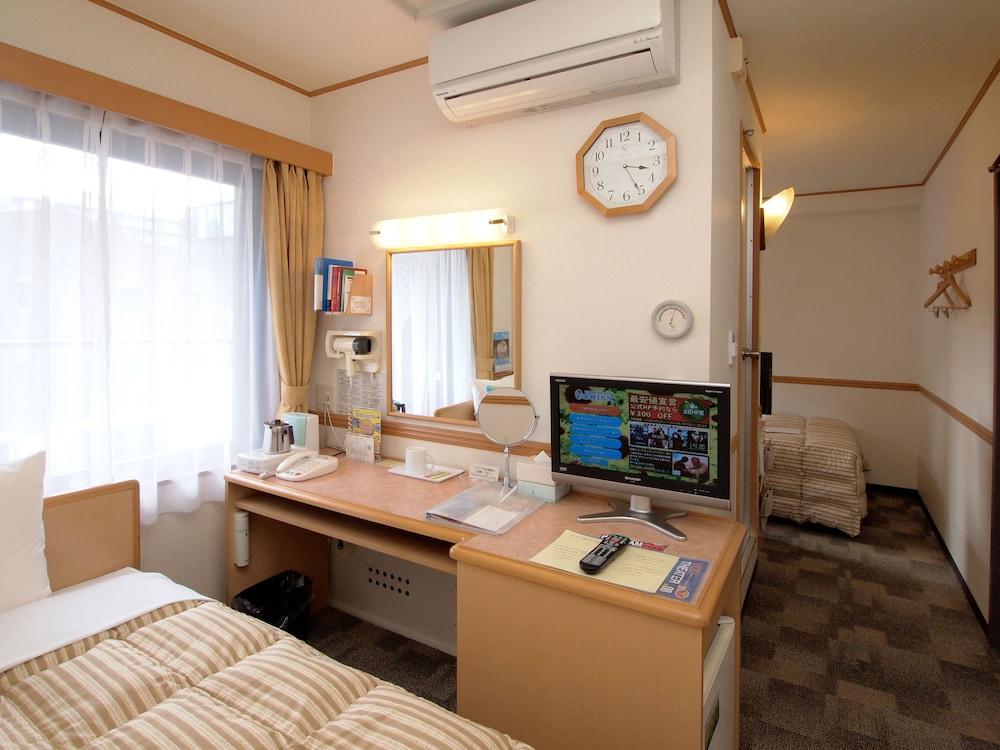 Toyoko Inn Okayama Eki Nishi Guchi Hiroba Zewnętrze zdjęcie
